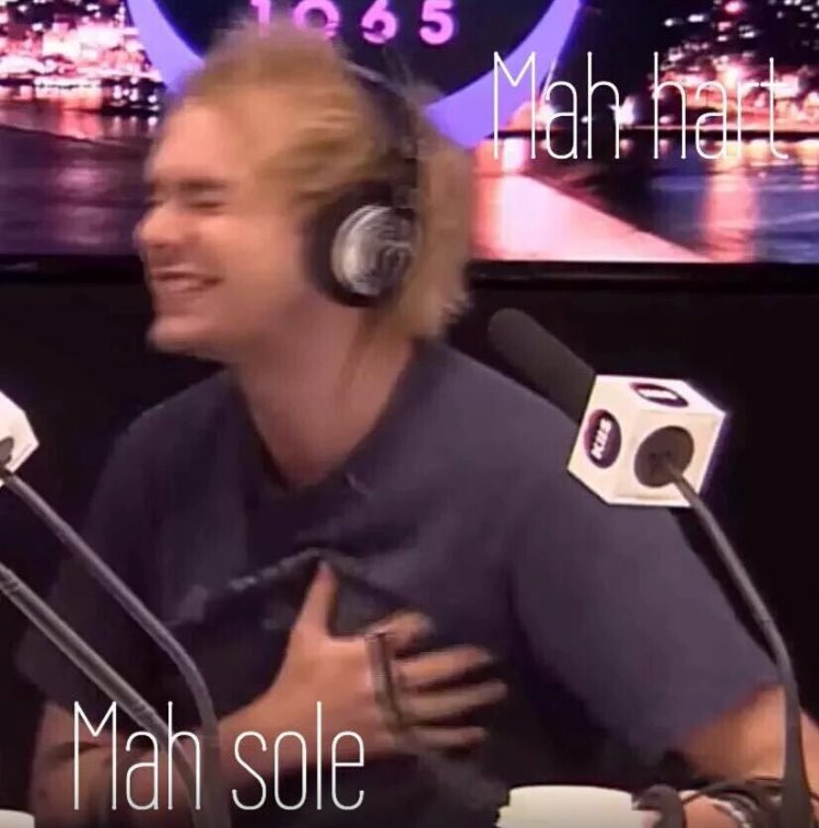 xJezzie's tweet image. After seeing all those cute HQ photos of Ashton and Bryana after thinking they broke up