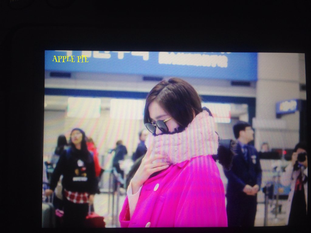 [PIC][06-12-2015]YoonA trở về Hàn Quốc vào chiều nay CViFLY5VEAARk_y