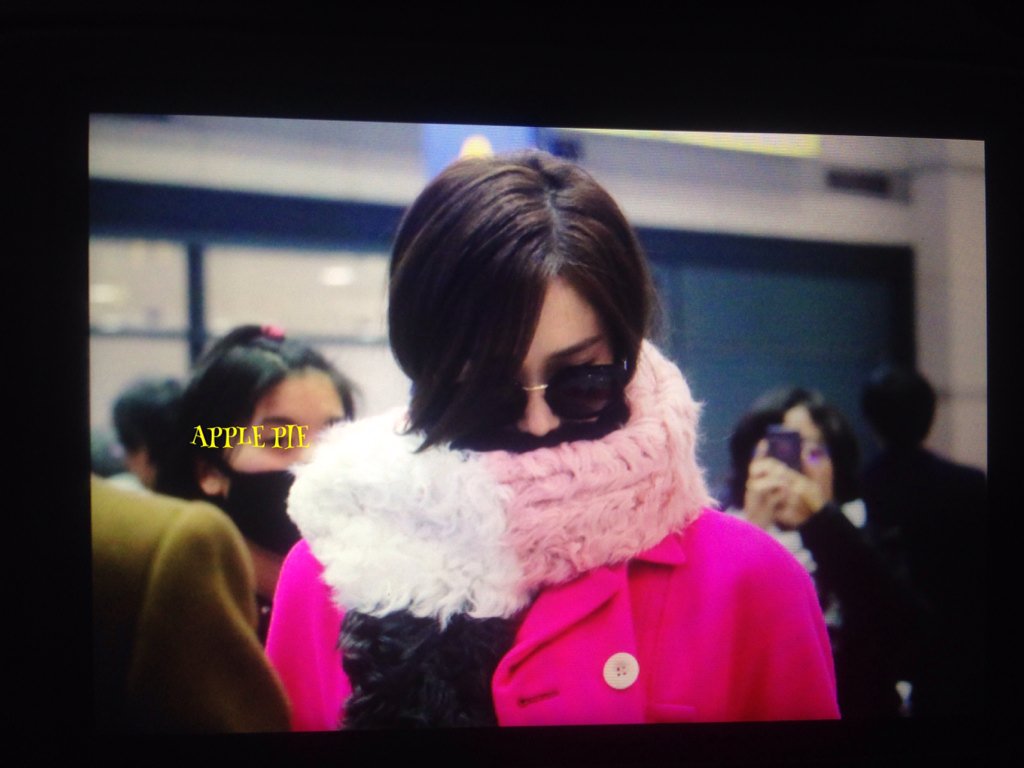 [PIC][06-12-2015]YoonA trở về Hàn Quốc vào chiều nay CViFtAEUAAAIoTJ