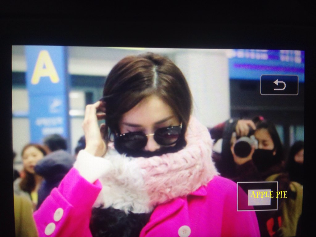 [PIC][06-12-2015]YoonA trở về Hàn Quốc vào chiều nay CViFtDLVEAA2hMM