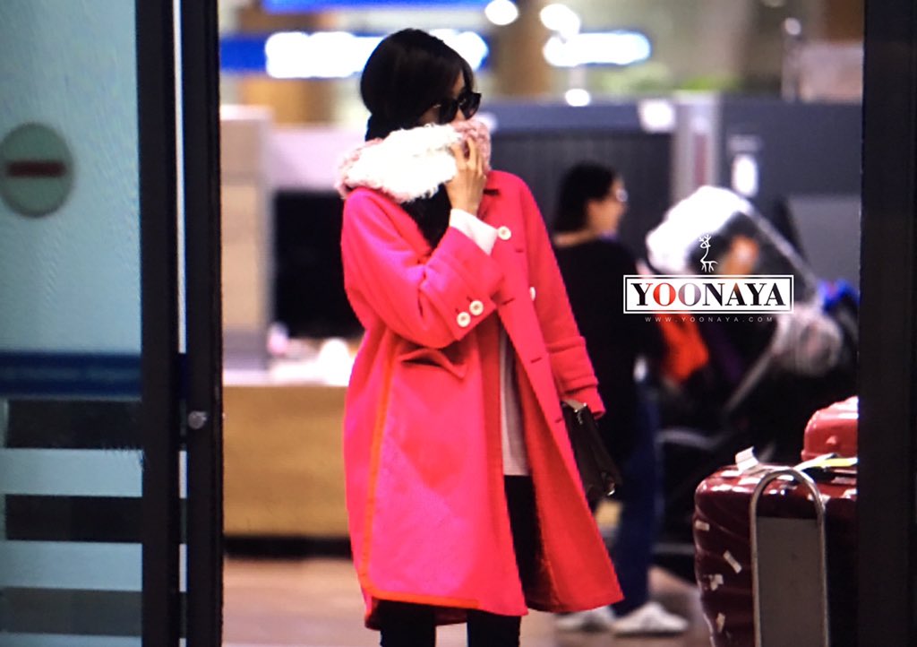 [PIC][06-12-2015]YoonA trở về Hàn Quốc vào chiều nay CViFzErUAAAaKk6