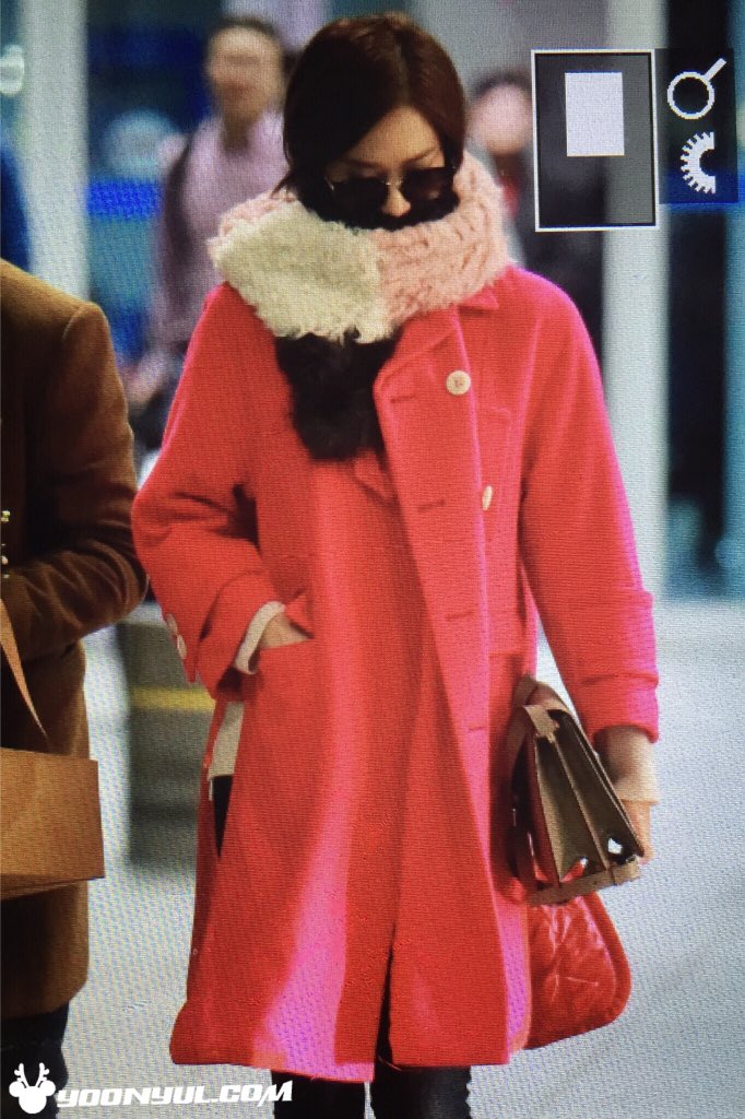 [PIC][06-12-2015]YoonA trở về Hàn Quốc vào chiều nay CViIJaFUEAEI5yY