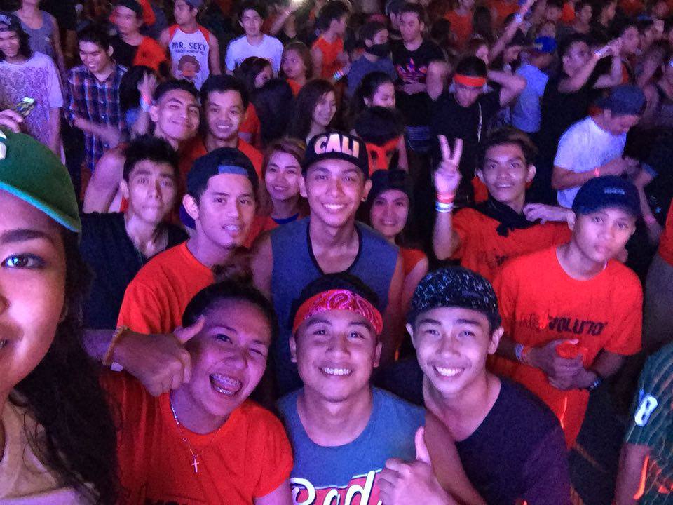 jangcoo's tweet photo. Solid lastnight with them \o/ Hahahaha #Nganga #RedvolutionManila #RavePH
(c)@tracychua16 https://t.co/pu83DwaJlM