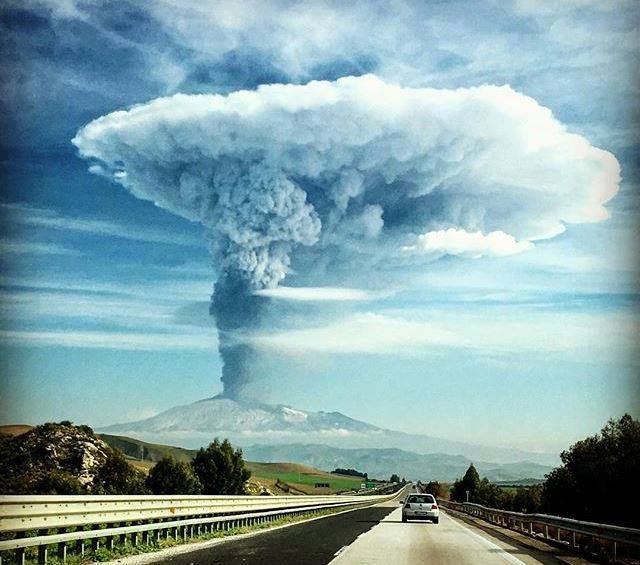 etnaroccadapi's tweet image. HISTORY OF AN ISLAND IN THE ISLAND#ETNA#SICILY#ERUPTION#EMOTIONS#FEAR#NATURAL SHOW#ETNAROCCADAPI.IT