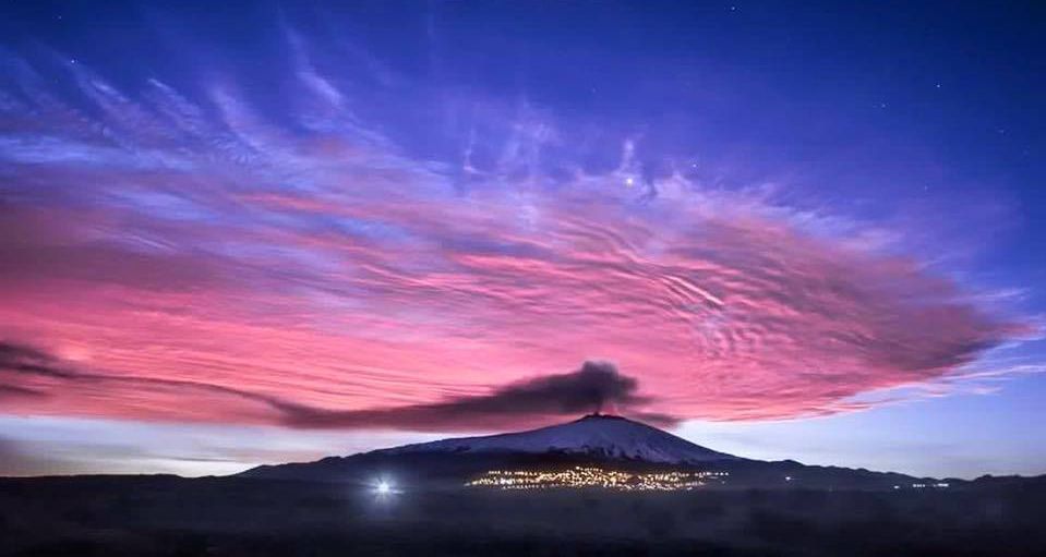 etnaroccadapi's tweet image. HISTORY OF AN ISLAND IN THE ISLAND#ETNA#SICILY#ERUPTION#EMOTIONS#FEAR#NATURAL SHOW#ETNAROCCADAPI.IT