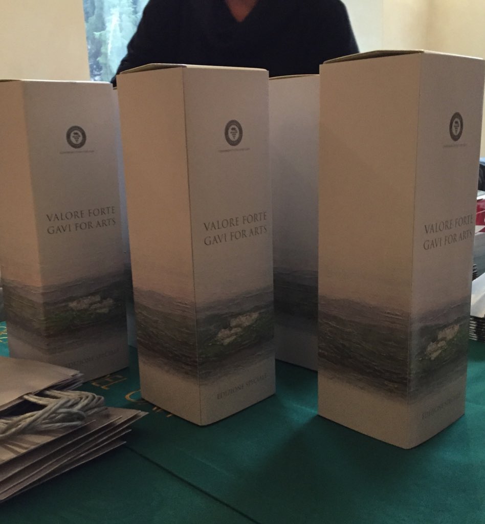 GaviLions's tweet photo. #gavi #valoreforte #gaviforarts la bottiglia edizione speciale https://t.co/CLDpKQEkCp