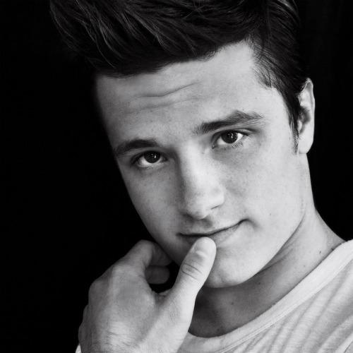RTorFav14's tweet photo. RT For Josh Hutcherson
Fav For Justin Bieber https://t.co/SyPd4qcK1n