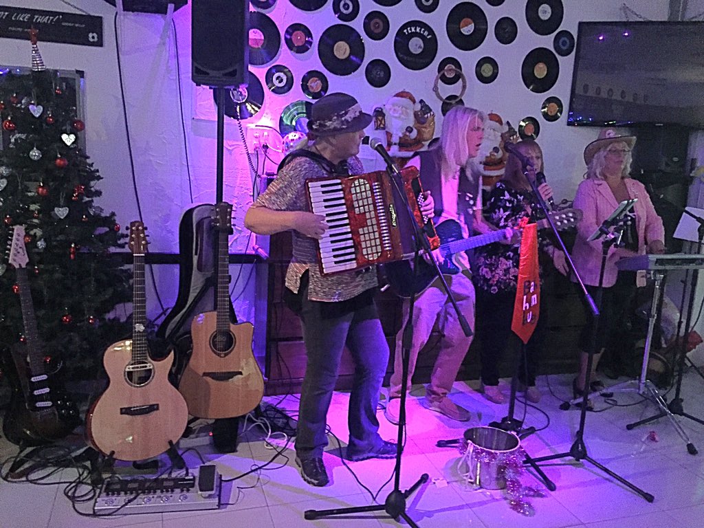 Roca_Fellas's tweet photo. A fantastic night in @BarTEKKERS &amp; all for a very worthy cause :) 

Didn't go?..You missed a great night! 

#charity https://t.co/k7nWmK2iVk