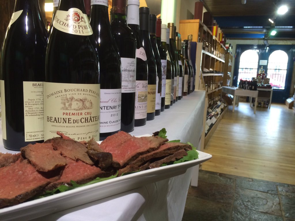 neillwine's tweet photo. All set to go on day 2 of the @neillwine @black_beef @RubyBlueVodka extravaganza #dexterrocks @JancisRobinson https://t.co/Cu6qEhysdK