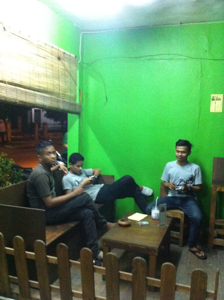 Fayola House Refleksi dan mini cafe #refleksi #depok timur #minicafe #kulinerdepok