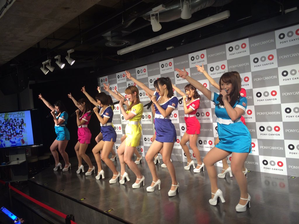 EBISU_MUSCATS_2's tweet photo. 約1カ月間、22回実施したリリースイベントも先ほど全公演終了しました！

多数のお客様にご来場頂き本当にありがとうございました！

次回はいよいよ12月21日恵比寿リキッドルームでワンマンライブです！！ https://t.co/O1b6ddr9rh