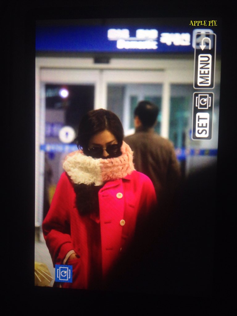 [PIC][06-12-2015]YoonA trở về Hàn Quốc vào chiều nay CVibk10U8AAwwsy