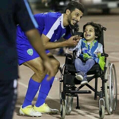 #لقطه_انسانيه🌷🌷🌷تصرف جميل من الاعب الرائع #سلام شاكر 
<a href="/aziz1986_/">Christy Hoggarth</a> <a href="/AssiaMishal/">الحساب ملغي</a> <a href="/MothanaALNawafl/">MOTHANA</a>