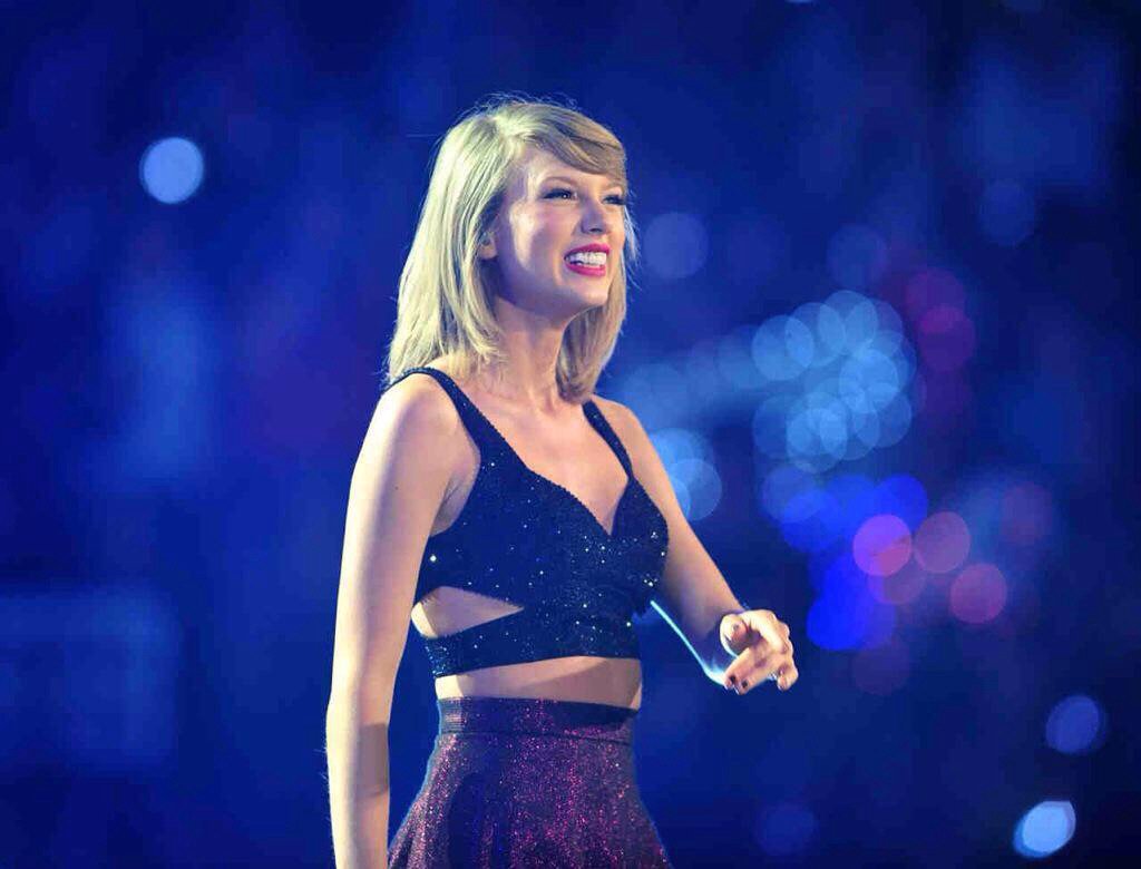tay121322's tweet photo. *.初タグ*.
#swiftiesはRT❤️
#海外好きな人RT💄
#洋楽好きな人RT♬
#この中に好きな人いたらRT 😍
#RTした人お迎えにいきます*

始めたばかりでフォロワー増やしたいです😂
RTお願いします🙇🙇🙌 https://t.co/xAFWH4fNfY