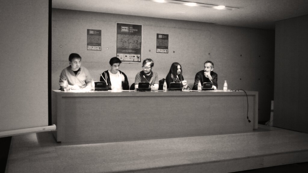 b_ego8's tweet photo. "Queremos entrar",  primera conferencia del segundo dia #proweekend increíble iniciativa https://t.co/6evcQlYIud