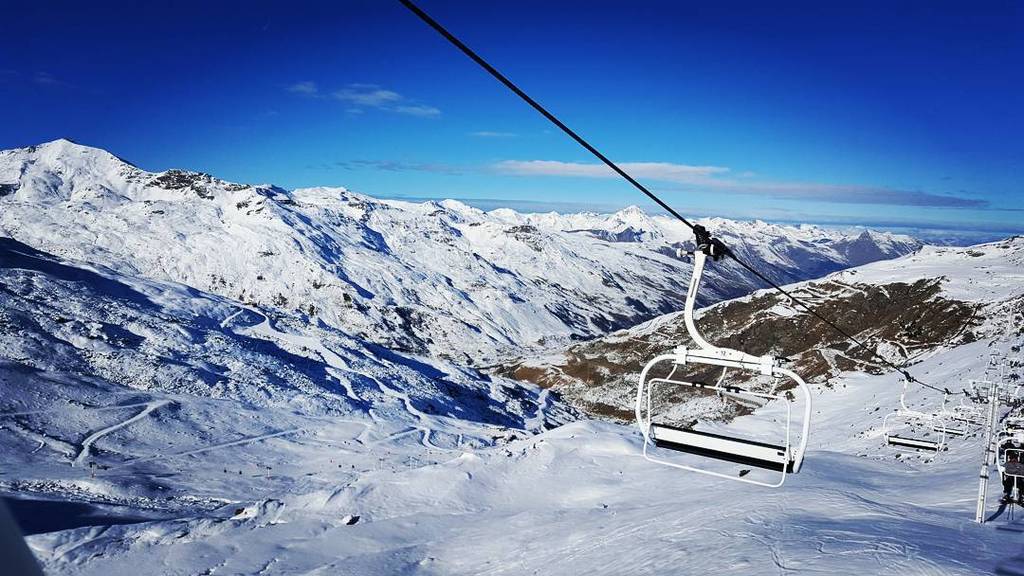 DEEP_N_STEEP's tweet photo. from jack_aspinall, You actually cant take it in, the view is so special #vt2015 #valthore… https://t.co/KIBoidfCOB https://t.co/JLQOMKW79N