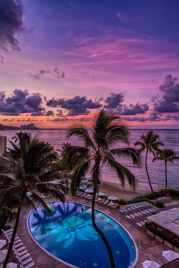 Luxe_net's tweet image. Sunset in Honolulu, Hawaii.
