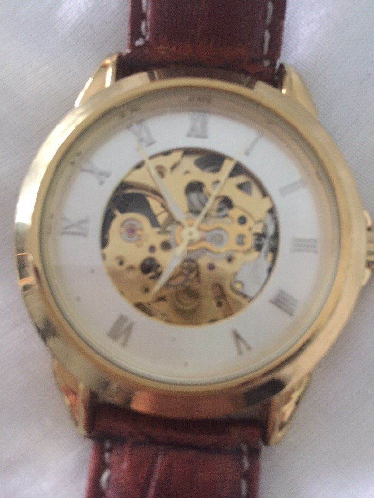 bgodbold17's tweet photo. @Dapper_Time Had this watch less than a year and look what's happened. 😭 https://t.co/BKt5DIbqpn