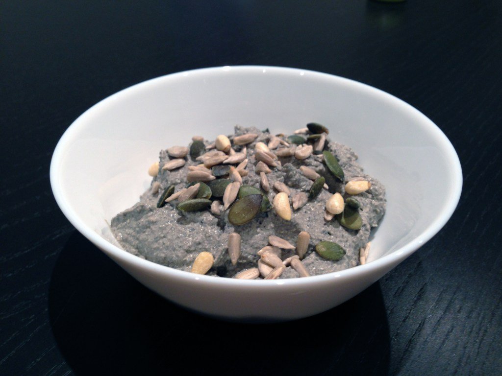 Paté de olivas y semillas cenamosenmicasa.wordpress.com/2015/12/06/pat…