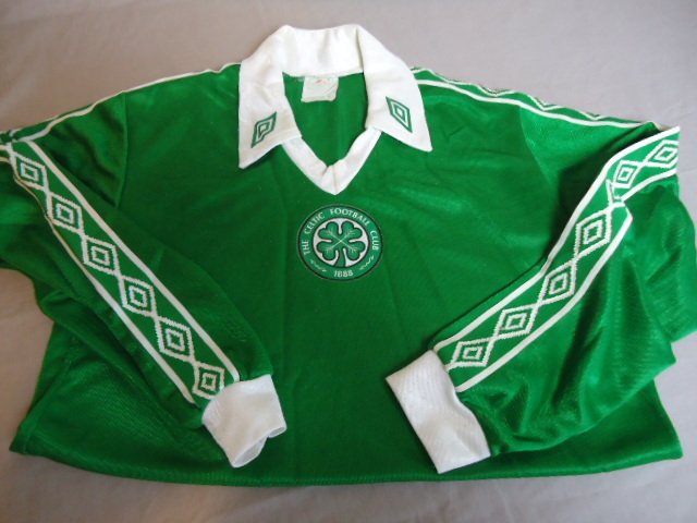 toy-toys on X: proper football, proper vintage ORIGINAL Celtic 1978 ADULTS  SIZE Umbro away shirt ends 2nite    / X