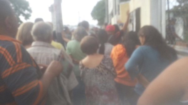 alavistadetodos's tweet photo. [8:12am] #6D Aún no instalan mesas en Escuela José Gregorio Hernández #Barquisimeto [Informa:@360mundo] https://t.co/laOcwX9BUn