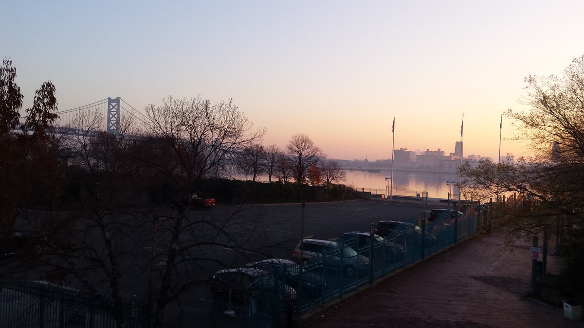 AnneDinshah's tweet photo. Another great day to #row #Philadelphia. Calm& warming. See you @usrowing convention today! #usrphillycon15 https://t.co/4C7trs9urA