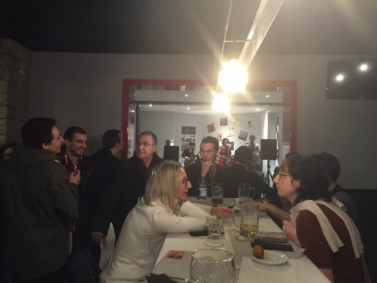 StrafessBS's tweet photo. Ufficialmente Aperti!  #openingday #open #hamburger #pizza #birreria #cocktailbar https://t.co/1fdUTOrW8s