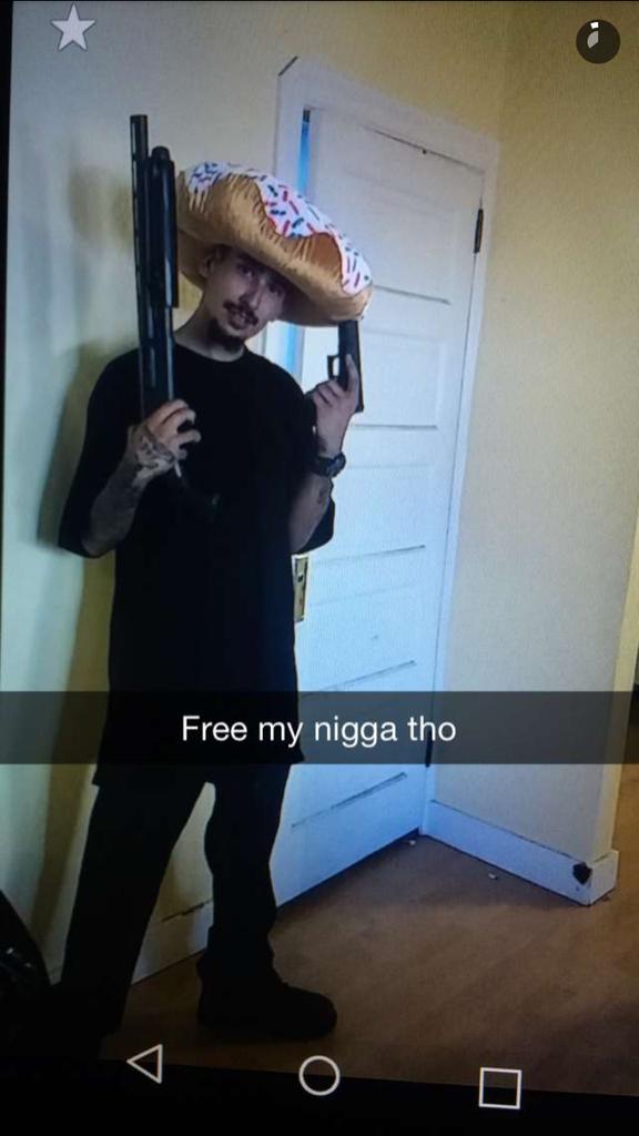 uffffff_nessa's tweet photo. Crack the gates for my brotha 🔓🔓 
Missin my nigga like mainyy out here 😤 https://t.co/SXUI2E3FFu