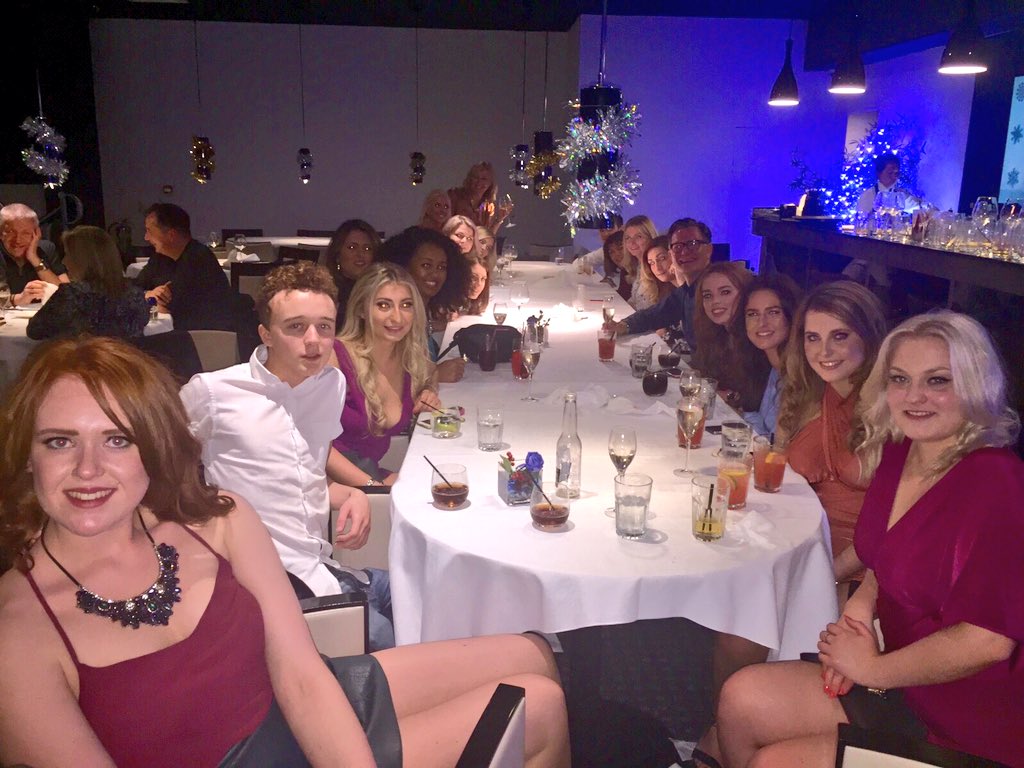 emilypatient's tweet photo. @KennadysSalon christmas meal 🎄⛄️🎅🏼 https://t.co/uBKKbhmByG