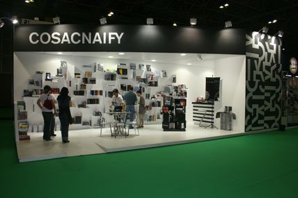 cartacapital's tweet image. Charles Cosac fecha a editora CosacNaify, desinteressado de seu atual perfil. Por @rbpavam bit.ly/1OLoV35