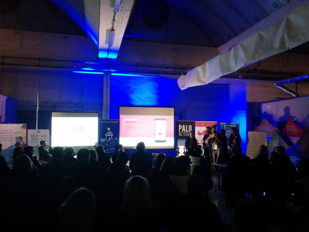 mathurin_body's tweet photo. Un show de @Poillourd pour @TouristaApp : trouvez les toilettes les pus proches #swtours #sanspantalon https://t.co/kt7i3FTRDp