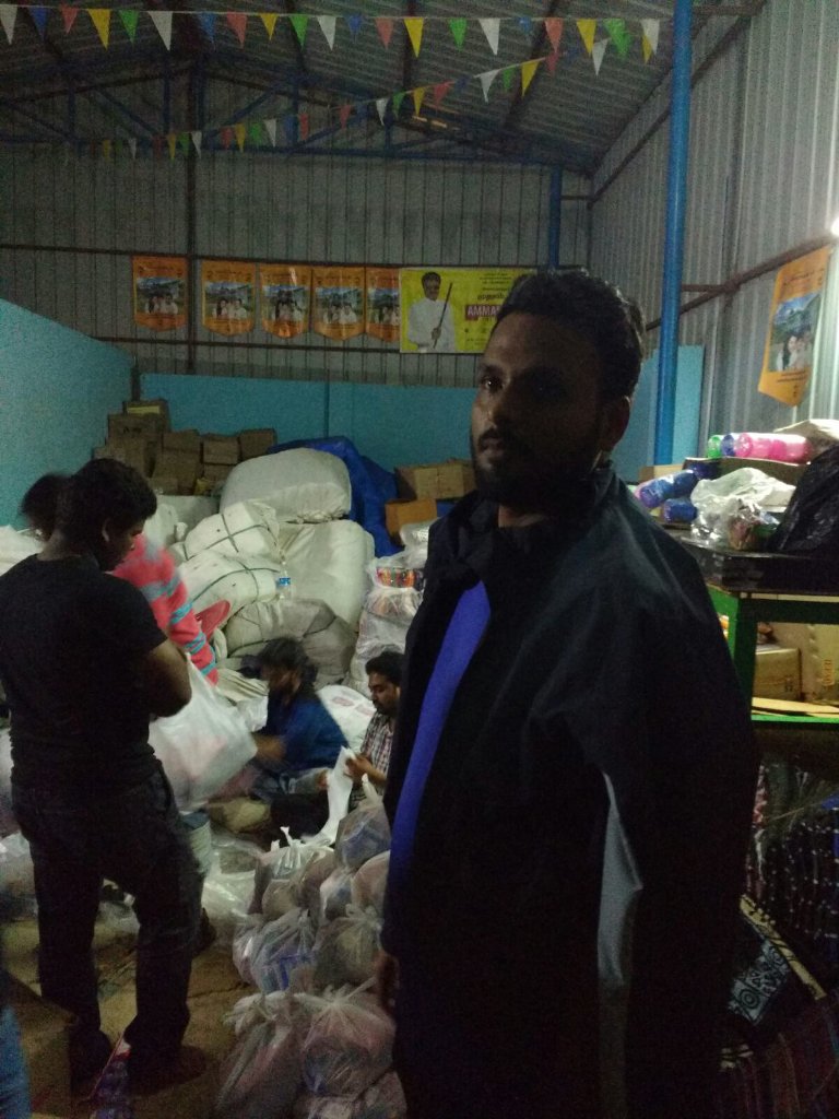 WAY_Foundation's tweet photo. Noble hearts in volunteering @Cuddalore. Thanks all donors and ground crew. #humanity#CuddaloreRainHelps https://t.co/LiiHtEtI3q