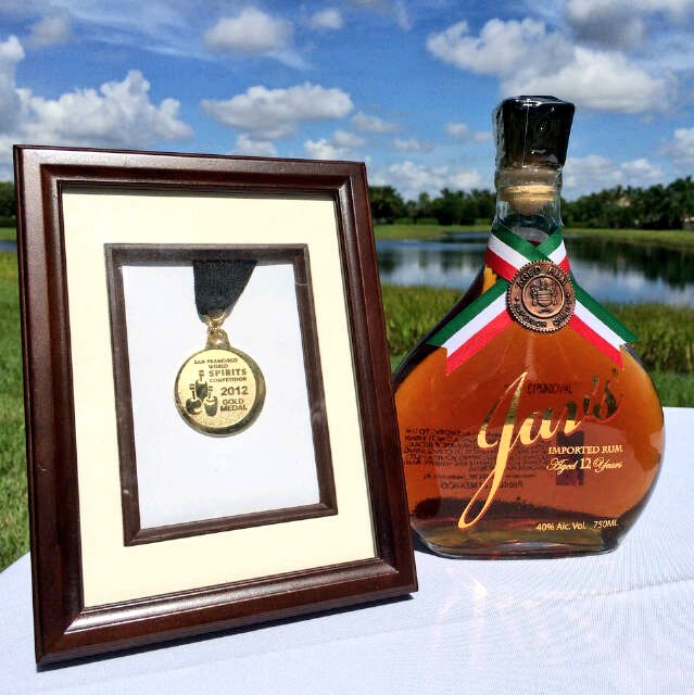 JavsRum's tweet photo. #JavsRum #JavsAgedRum Mexico’s Best Aged Rum Award Winning Jav's Rum 12 Years Aged perfect for sipping on the rocks https://t.co/fEWT90IHRe