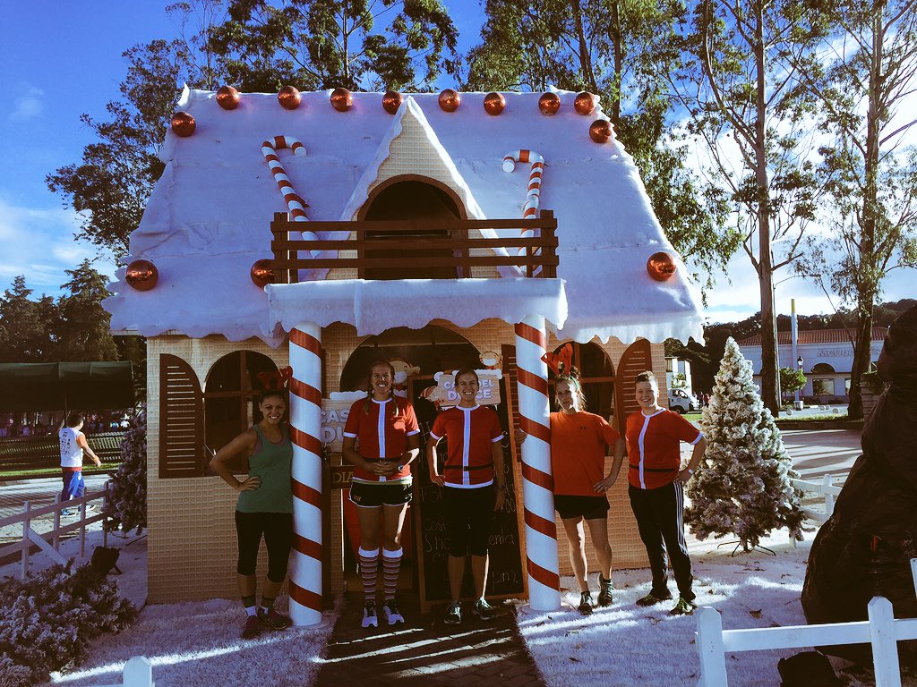 annettewitte's tweet image. Santa Run! #elfsocks