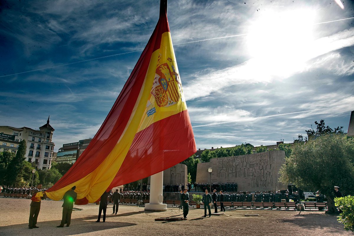 guardiacivil's tweet photo. Hoy es un gran día

Celebra con nosotros el #DíaDeLaConstitución https://t.co/moBb2819r6