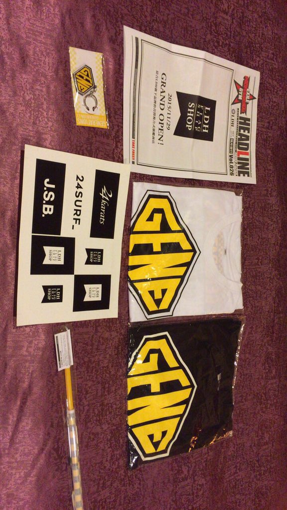 E35277343's tweet photo. 結局、このTシャツは飾り用になりました。はい。なんでも買ってくれることが分かった。今度からお父さんと中目いくわ。 https://t.co/ba5Ddj5uFA