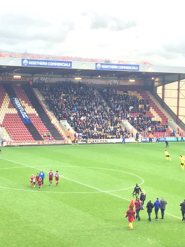 FBAwayDays's tweet photo. Chesham United at Bradford today. @cheshamutdfc https://t.co/JeKGCFVNA7