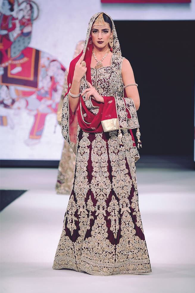 AsianaTV's tweet photo. #ABS2015: Hoor By Qasim's catwalk consisted of timeless couture, rich in heritage&amp;culture, befitting of a Queen https://t.co/LBFFmrCRPc