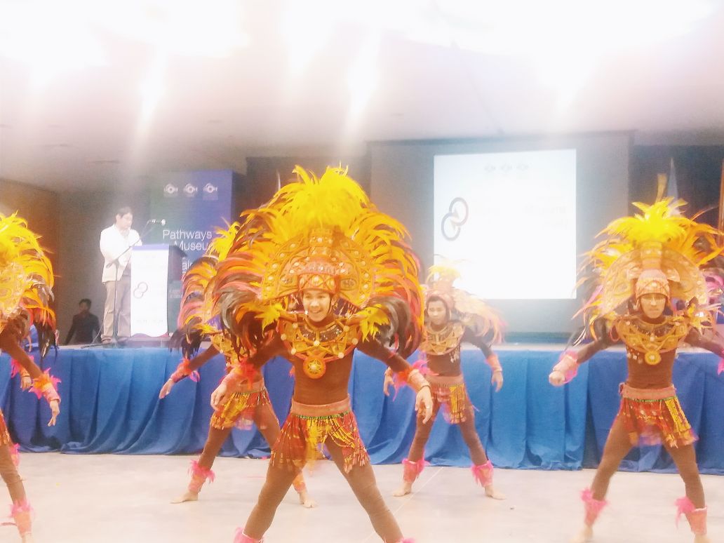 ICOMPhil's tweet photo. Some images from tonight's colourful Farewell Dinner! Thank you to all who joined us for #Pathways2015 @IcomOfficiel https://t.co/aJGSJmrZXr