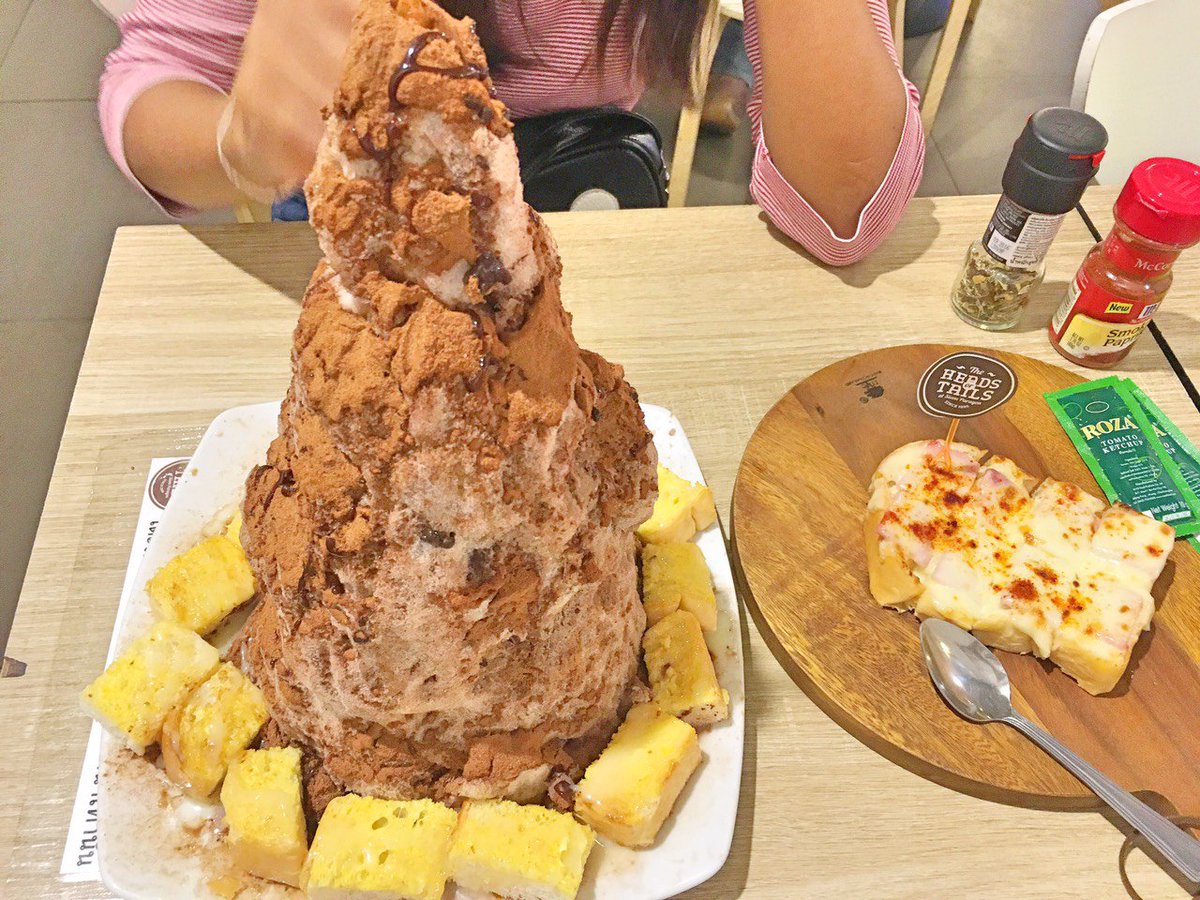jhy_c's tweet photo. ปังเย็นสูงมากกกก 115.- สยามพารากอน สองคนไม่หมด  #อร่อยไปแดก @aroii https://t.co/kG32y9aADX