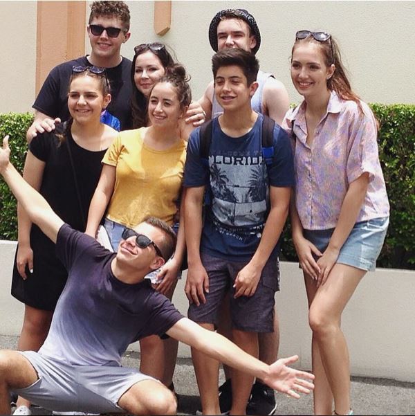 IsSofiaFans's tweet photo. 5 years later! #SQUADGOALS!!! @simon_bliss #juniormasterchef #jmc2010 (Jack,Sof,Sam, Issy,Cassidy,Lucy,Nick&amp;Anthony) https://t.co/VNyJZGUPXy