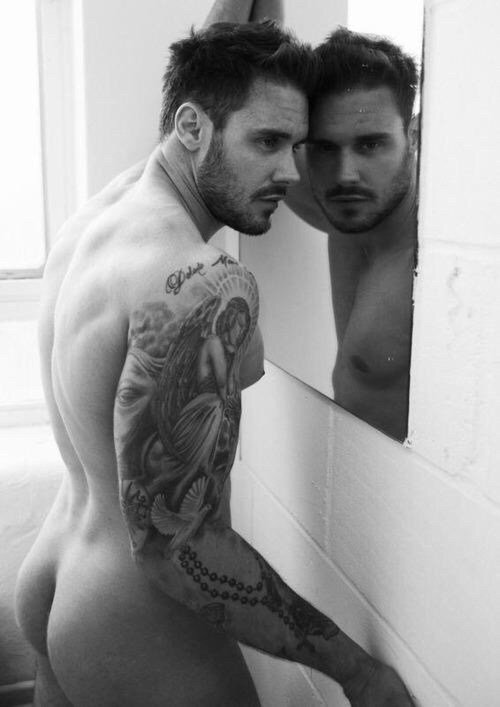 sundelyon's tweet photo. On vous donne RDV à partir de 13H pour "Le Dimanche du Sun".
#gay #lyon https://t.co/zRVinssTvx