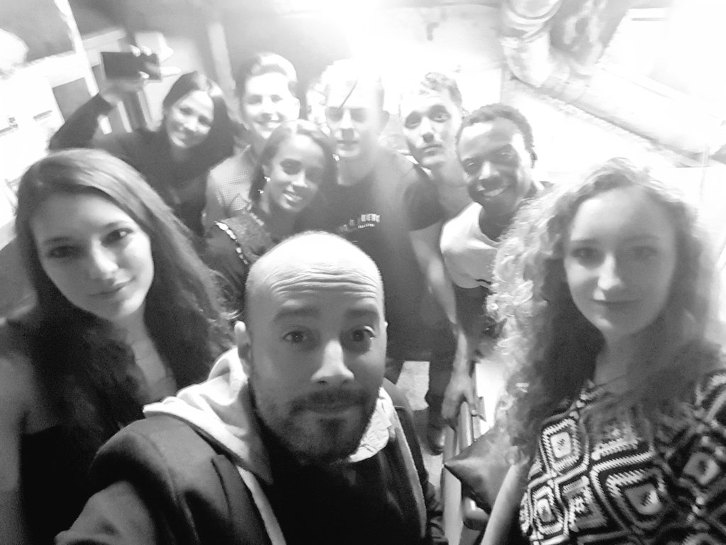 Soriaaaaa's tweet photo. Agradecer a este equipazo la visita y la simpatía q derrochan por donde pasan! (pedazo de familia se han juntado 😍) https://t.co/tDLiD1Durj