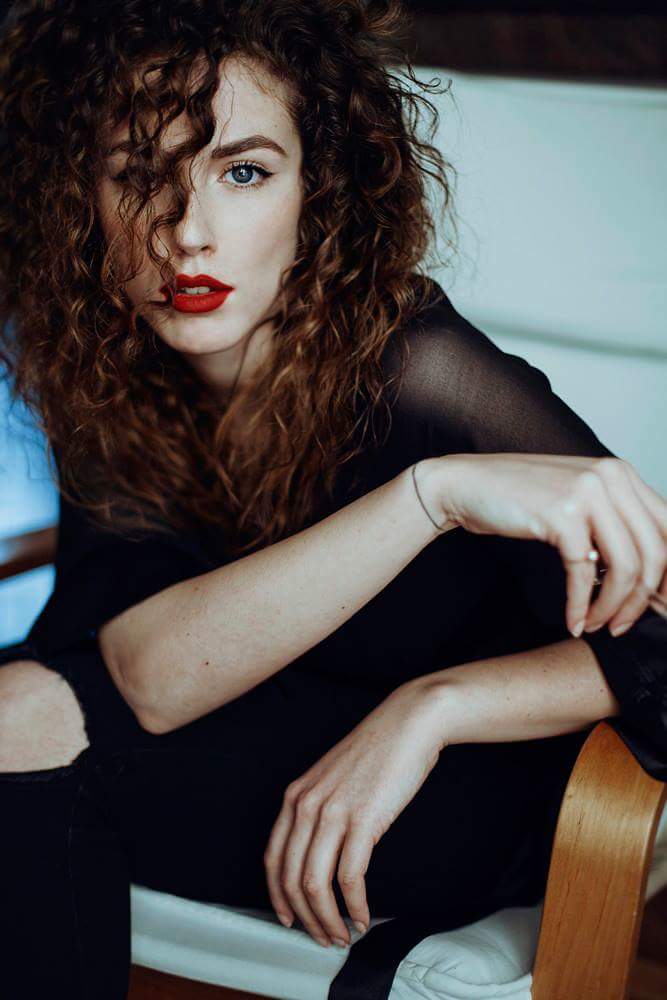 MeyloO's tweet photo. Thank U ❤to the talent @solenne_j  for this nice #portrait #beautiful #moment .
#Makeup #makeupartist #paris #meyloo https://t.co/7TuCHJXMDP