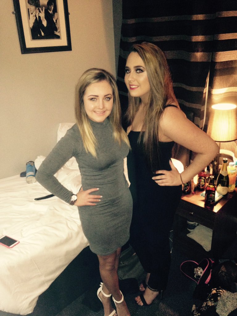 aimeeduf's tweet photo. Liverpool last night for our birthday 💃🏻 https://t.co/zlnuSMTBZ9