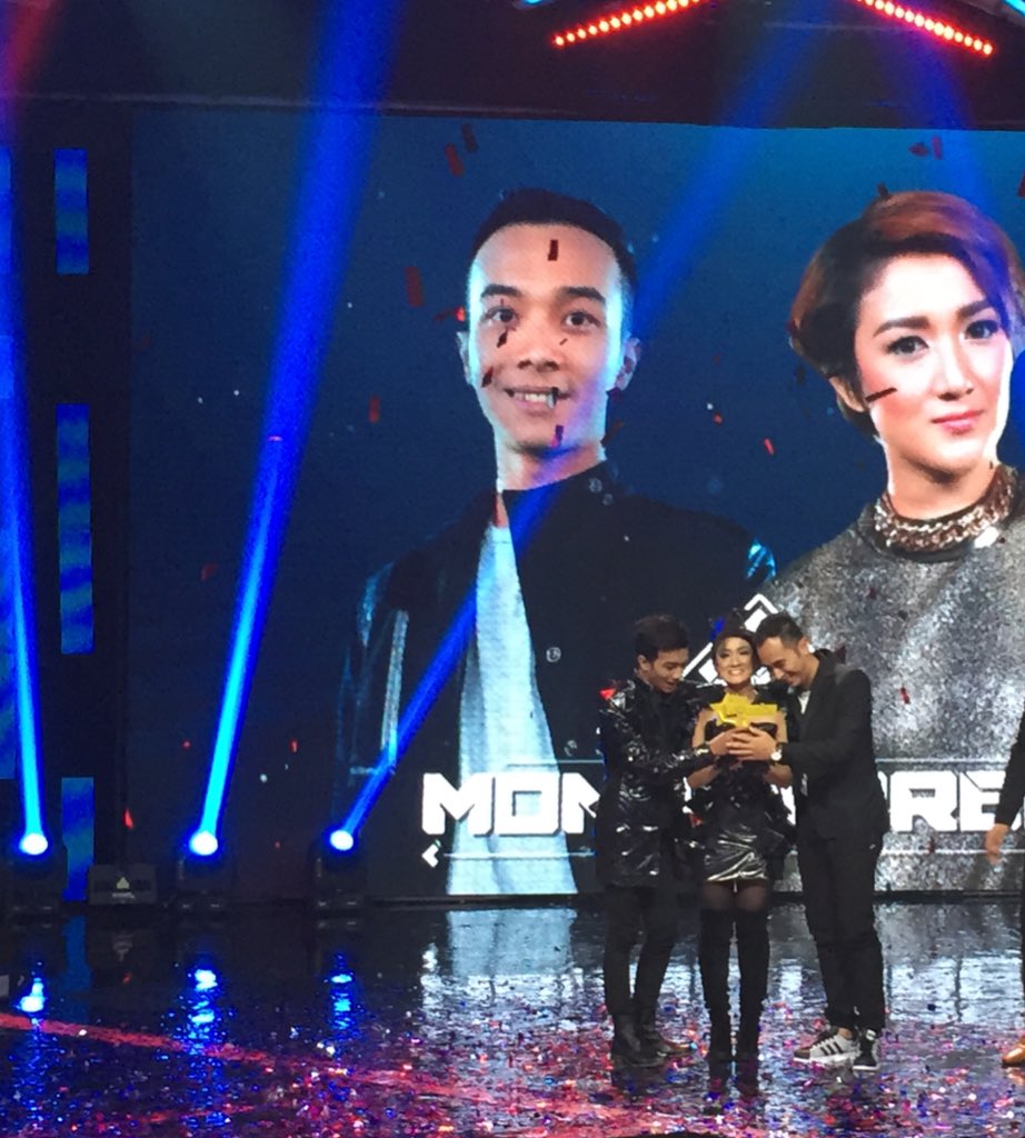AdibHidayat's tweet photo. Selamat buat Monostereo! Juara @TheRemix_NET @netmediatama 2015! https://t.co/HGXkthtwv4
