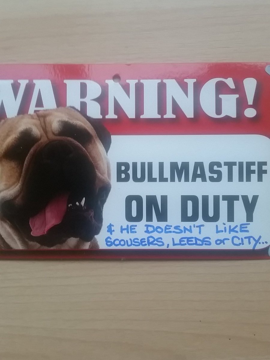 warrickroad's tweet photo. Enter at your own risk 😂😂😂
#Bullmastiff #mufc https://t.co/9gguKJYIqf