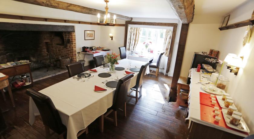 TauntonHotels's tweet photo. A warm welcome to @LangallerManor who has joined https://t.co/JsrzyjQsV3

Rooms from £72 - Best Rates Online! https://t.co/lSaVcv6Gqk