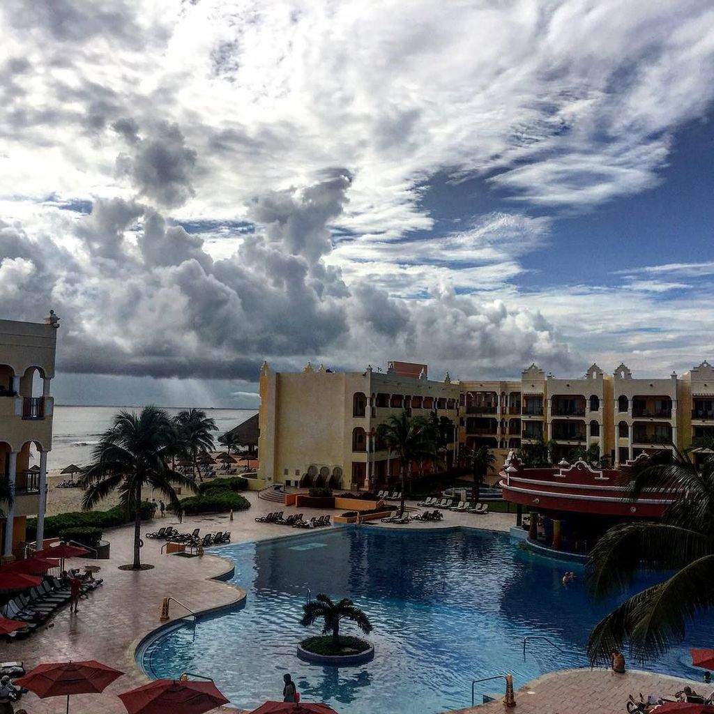 MientrasPlaya's tweet photo. Good Morning, Playa Del Carmen, Cancun ☀️🌴🏖🏝 #ResortLife #BeachFront #Vacation #WorkHardPl… https://t.co/cElIuKZiLu https://t.co/89nygSlVBV