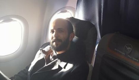 SrdjanDam's tweet photo. Ovo je lik koji je pokušao da obori avion iznad Srbije? https://t.co/761tomLtUM